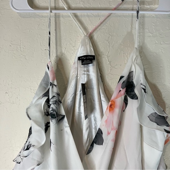 City Chic Lotus Lust Floral Maxi Dress in Ivory - Picture 5 of 15